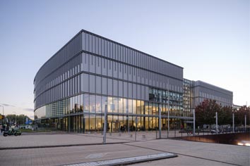 鹿特丹伊拉斯姆斯大學(xué)體育場館：VenhoevenCS
